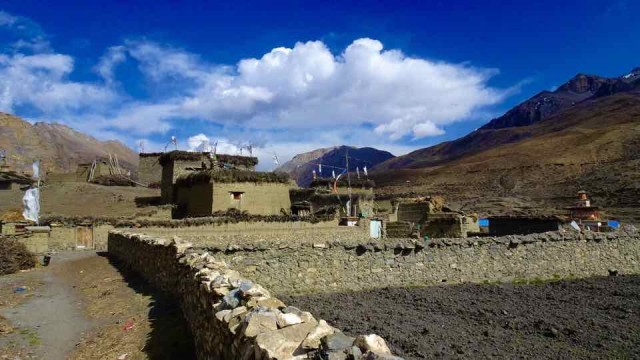 Von-Nisalgaon-auf-Hirtenpfaden-nach-Khomagaon Von-Nisalgaon-auf-Hirtenpfaden-nach-Khomagaon