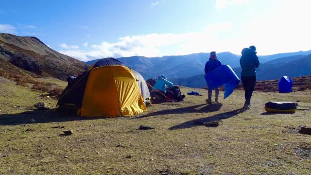 undUuml;ber-den-Jyanta-La--5120-m--nach-Tokyu undUuml;ber-den-Jyanta-La--5120-m--nach-Tokyu