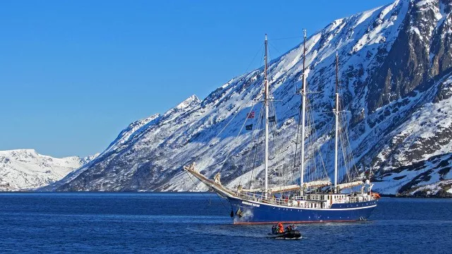 Skitouren-Kreuzfahrt Spitzbergen Mai'26 Skitouren-Kreuzfahrt Spitzbergen Mai'26